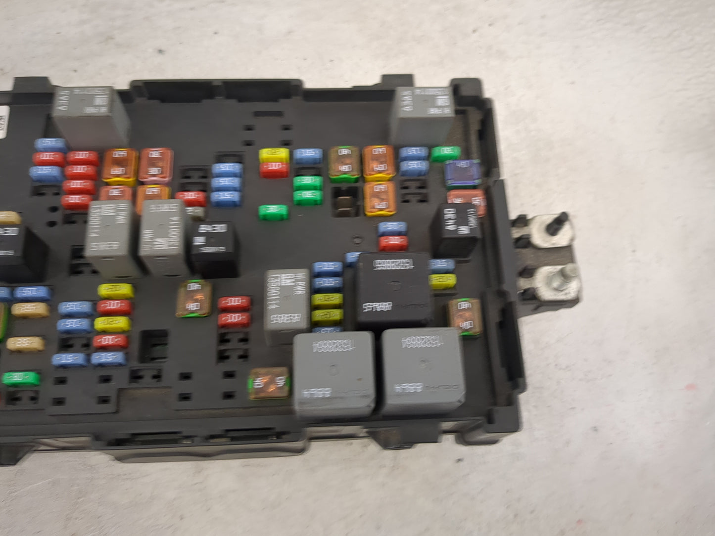 2011 Chevrolet Silverado 2500 Fusebox Fuse Box Panel Relay Module P/N:20978811_01 3470-03, 13500114 Fits Fits 2010 2012 2013