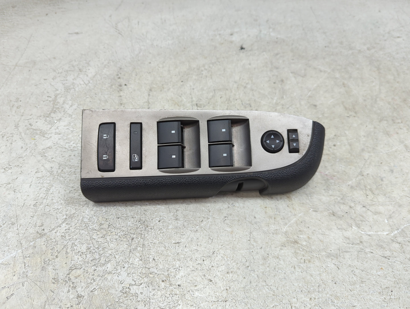 2011 Chevrolet Silverado 2500 Master Power Window Switch Replacement Driver Side Left P/N:20945129 SANAD1243B Fits OEM Used 