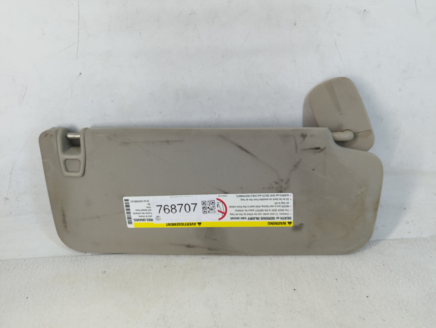 2007-2014 Chevrolet Silverado 2500 Sun Visor Shade Replacement Driver Left Mirror Fits OEM Used Auto Parts - Oemusedautopart