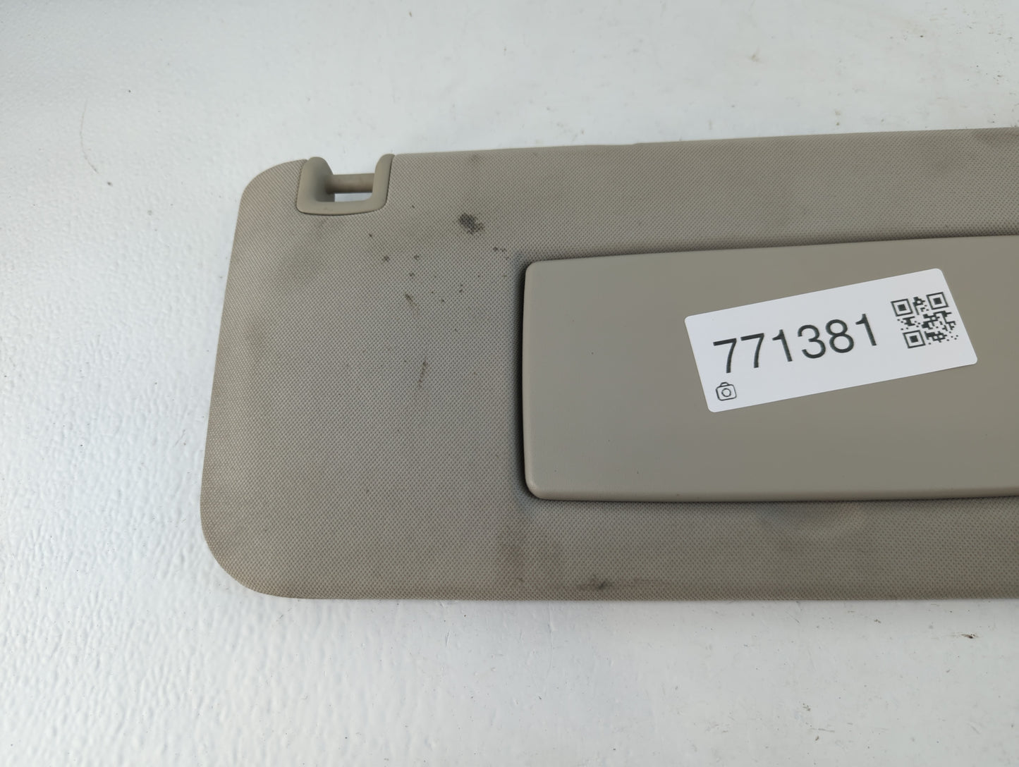 2007-2014 Chevrolet Silverado 2500 Sun Visor Shade Replacement Passenger Right Mirror Fits OEM Used Auto Parts - Oemusedauto