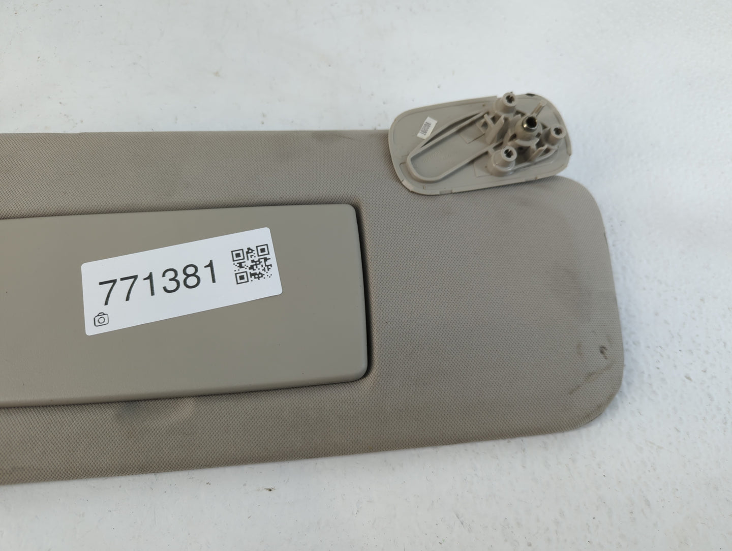 2007-2014 Chevrolet Silverado 2500 Sun Visor Shade Replacement Passenger Right Mirror Fits OEM Used Auto Parts - Oemusedauto