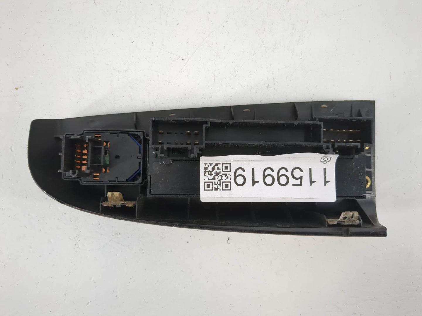 2000-2002 Chevrolet Suburban 1500 Master Power Window Switch Replacement Driver Side Left P/N:205836 Fits Fits 2000 2001 200