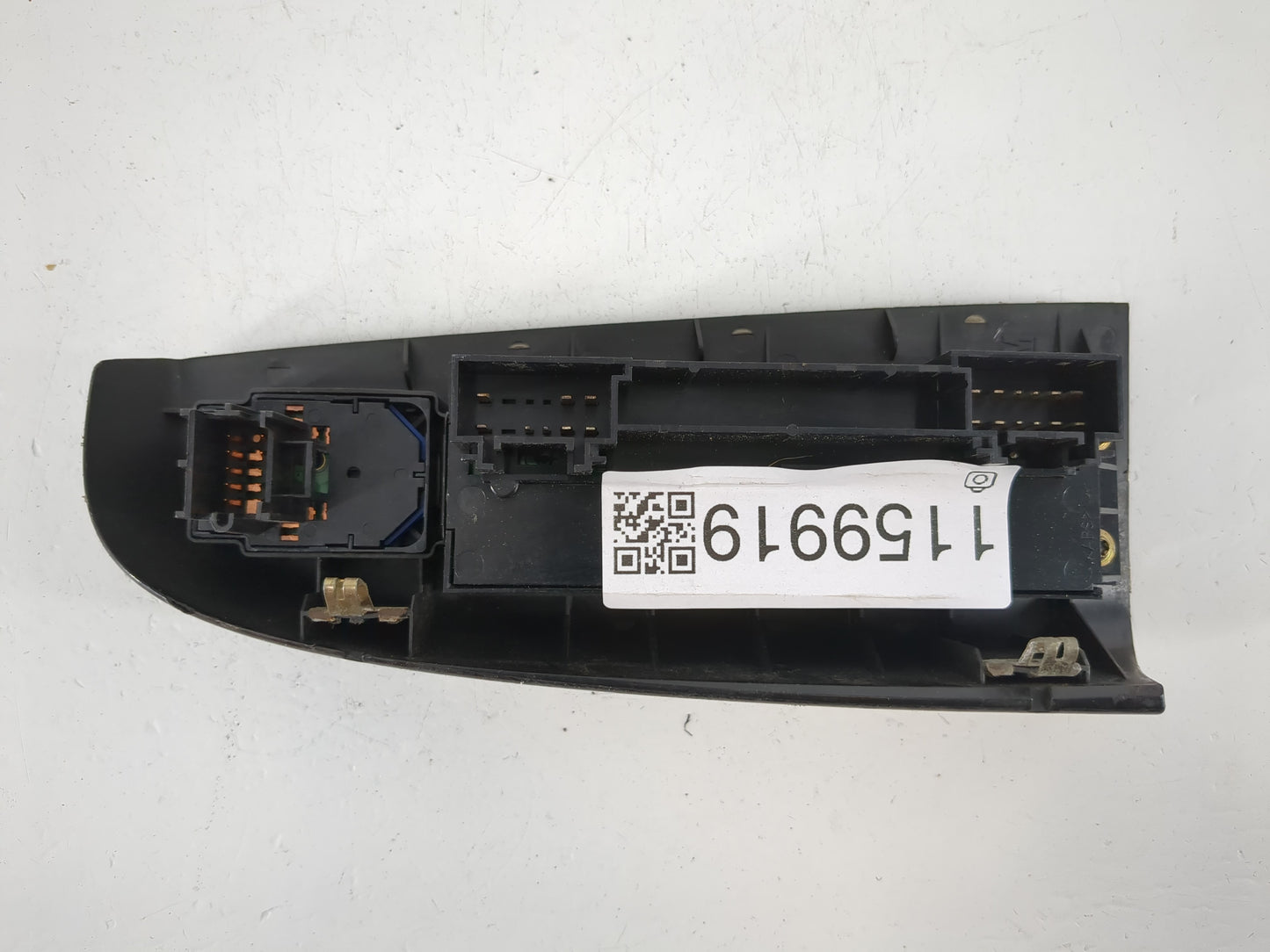 2000-2002 Chevrolet Suburban 1500 Master Power Window Switch Replacement Driver Side Left P/N:205836 Fits Fits 2000 2001 200