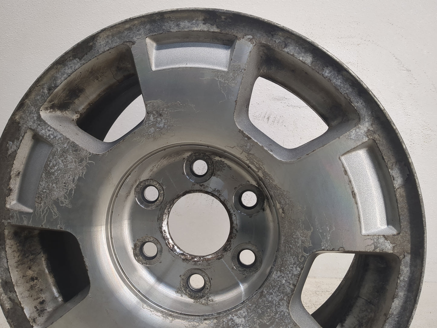2007-2014 Chevrolet Suburban 1500 Oem Wheel Rim 1168435 - Oemusedautoparts1.com