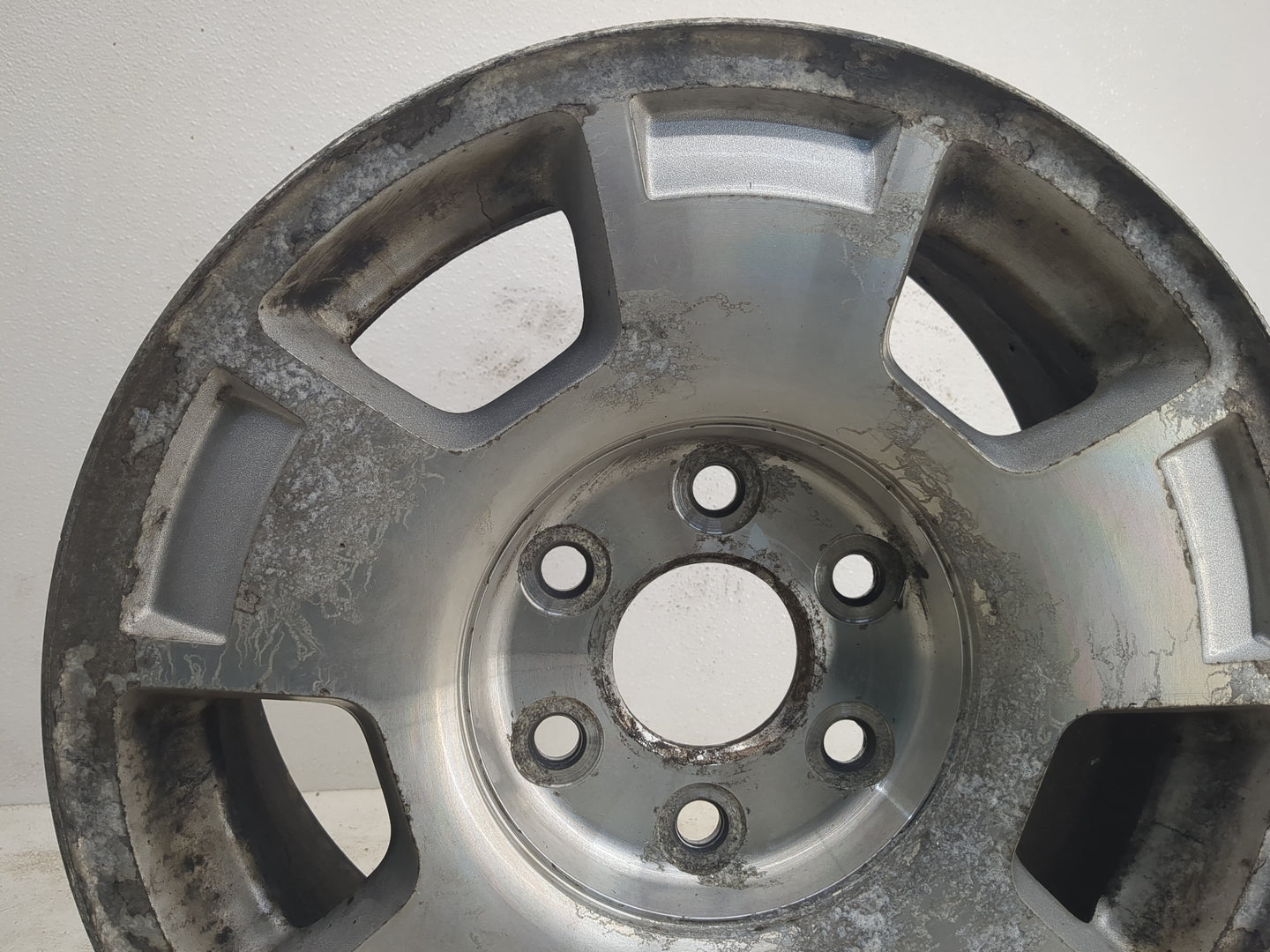 2007-2014 Chevrolet Suburban 1500 Oem Wheel Rim 1168435 - Oemusedautoparts1.com