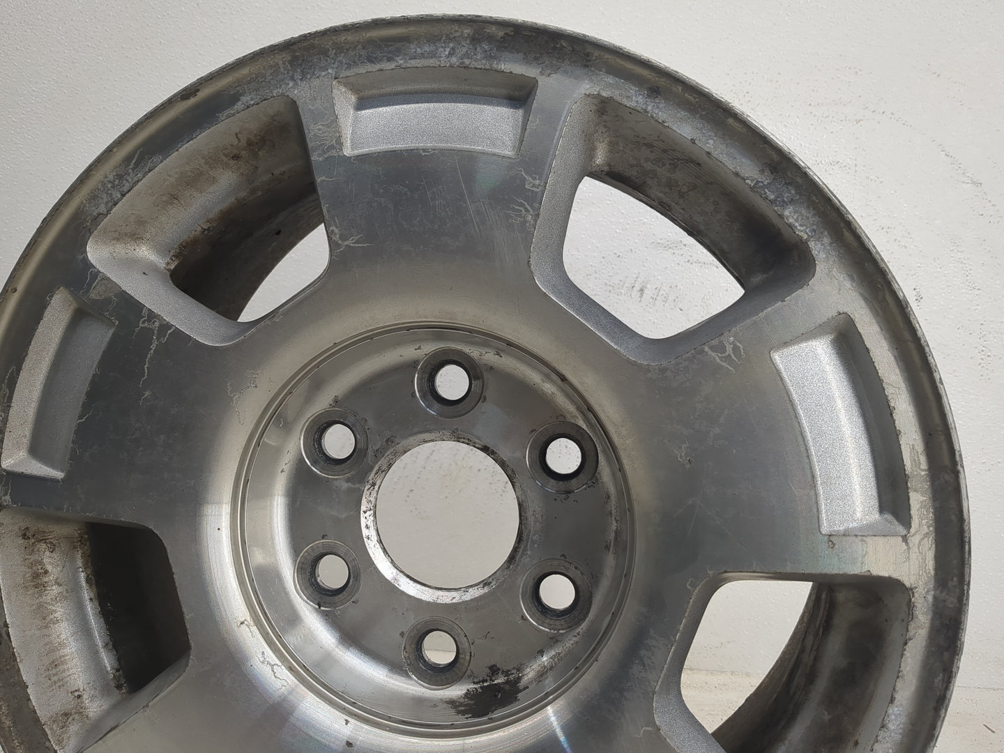 2007-2014 Chevrolet Suburban 1500 Oem Wheel Rim 1168436 - Oemusedautoparts1.com
