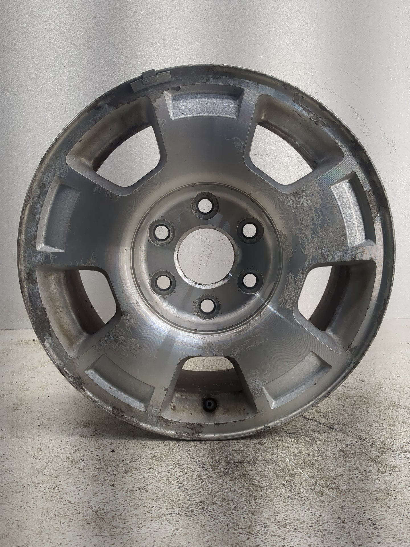2007-2014 Chevrolet Suburban 1500 Oem Wheel Rim - Oemusedautoparts1.com