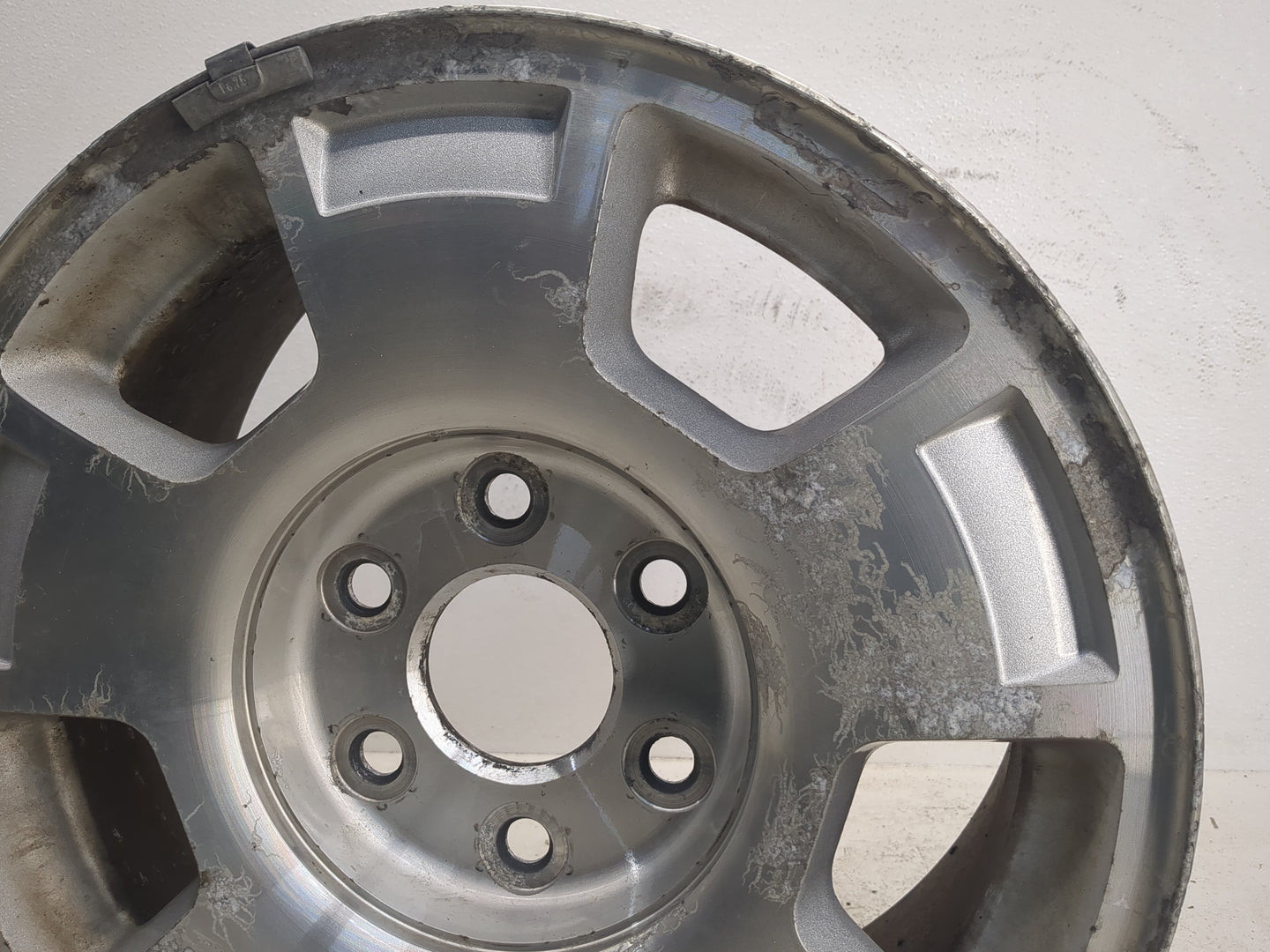 2007-2014 Chevrolet Suburban 1500 Oem Wheel Rim 1168437 - Oemusedautoparts1.com