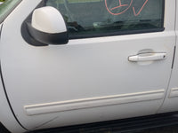 2011-2014 Chevrolet Suburban 1500 Driver Front Door Oem 1169689 - Oemusedautoparts1.com