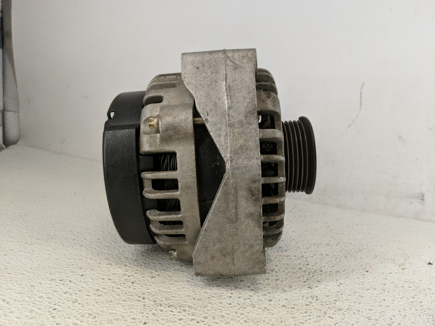 2007-2014 Chevrolet Suburban 1500 Alternator Replacement Generator Charging Assembly Engine OEM Fits OEM Used Auto Parts - O