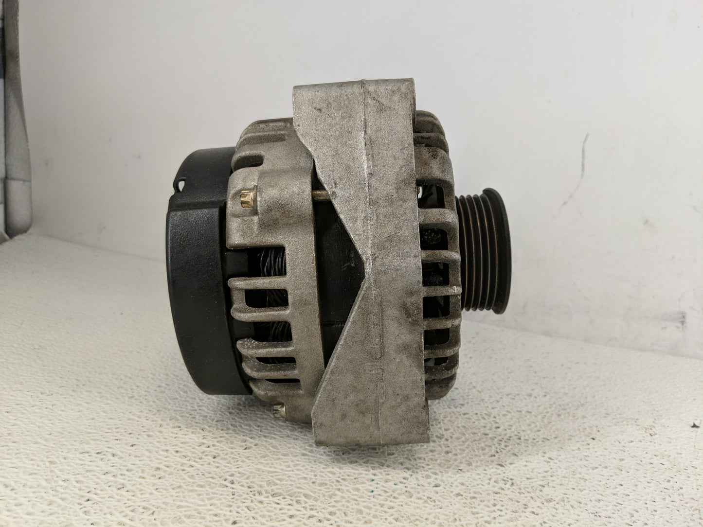 2007-2014 Chevrolet Suburban 1500 Alternator Replacement Generator Charging Assembly Engine OEM Fits OEM Used Auto Parts - O