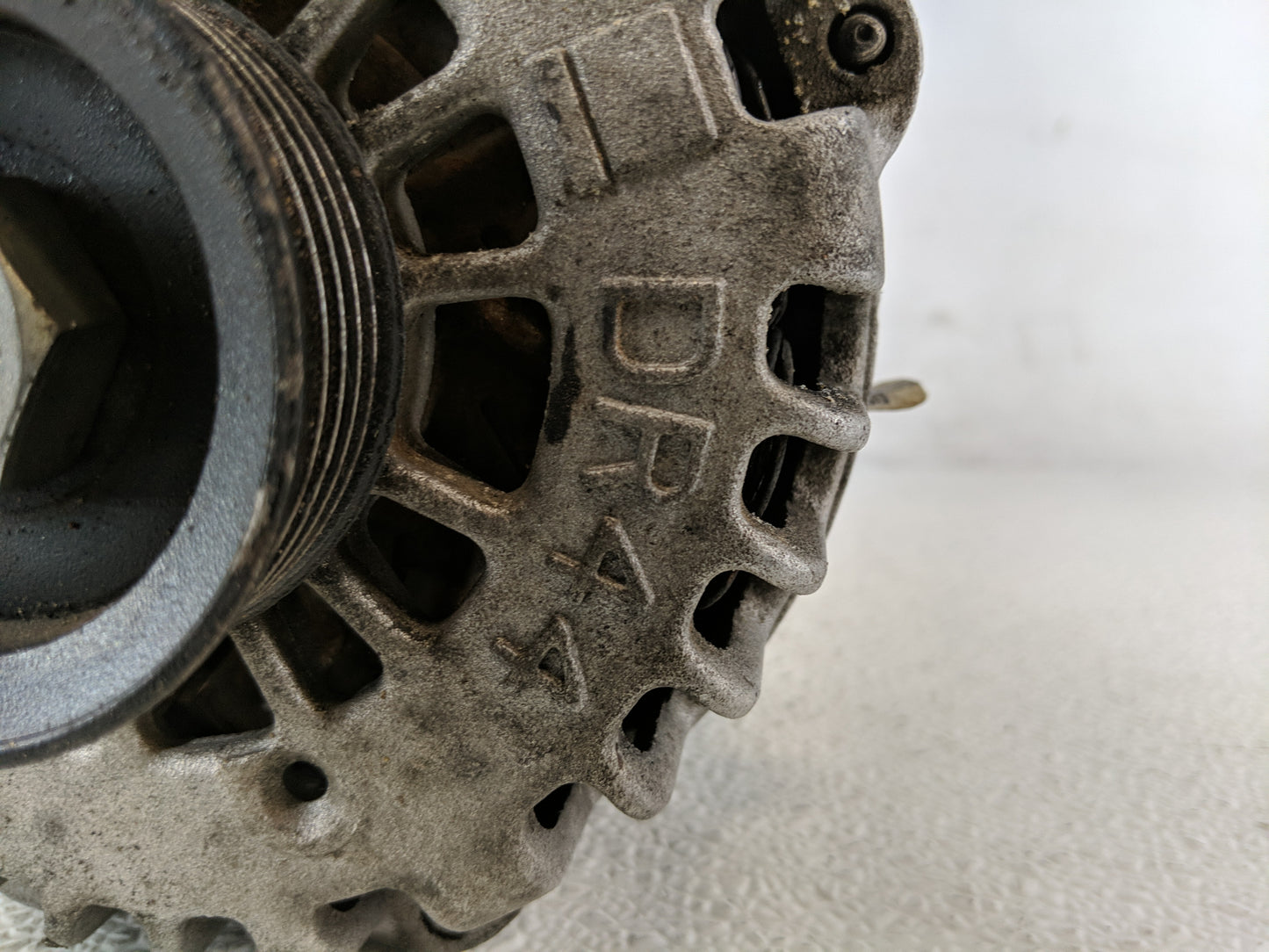 2007-2014 Chevrolet Suburban 1500 Alternator Replacement Generator Charging Assembly Engine OEM Fits OEM Used Auto Parts - O