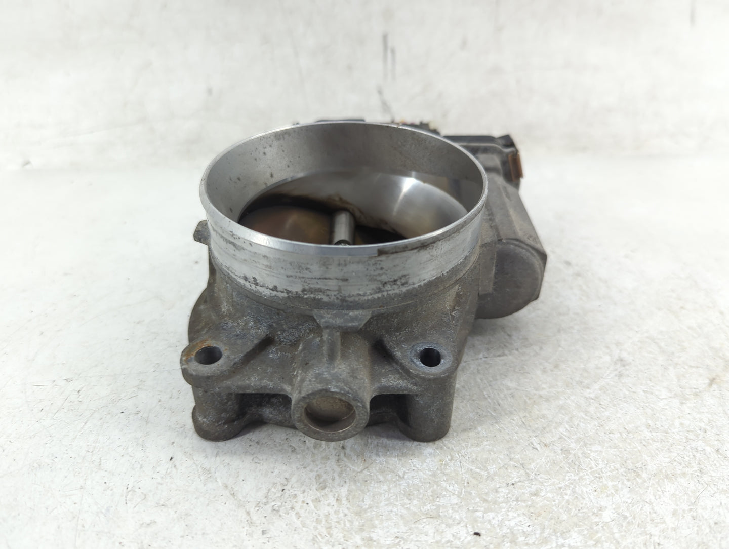 2009-2014 Chevrolet Suburban 1500 Throttle Body Fits Fits 2009 2010 2011 2012 2013 2014 2015 OEM Used Auto Parts - Oemusedau