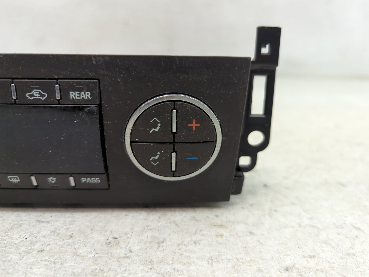 2007-2011 Chevrolet Suburban 1500 Climate Control Module Temperature AC/Heater Replacement P/N:25936130 Fits OEM Used Auto P
