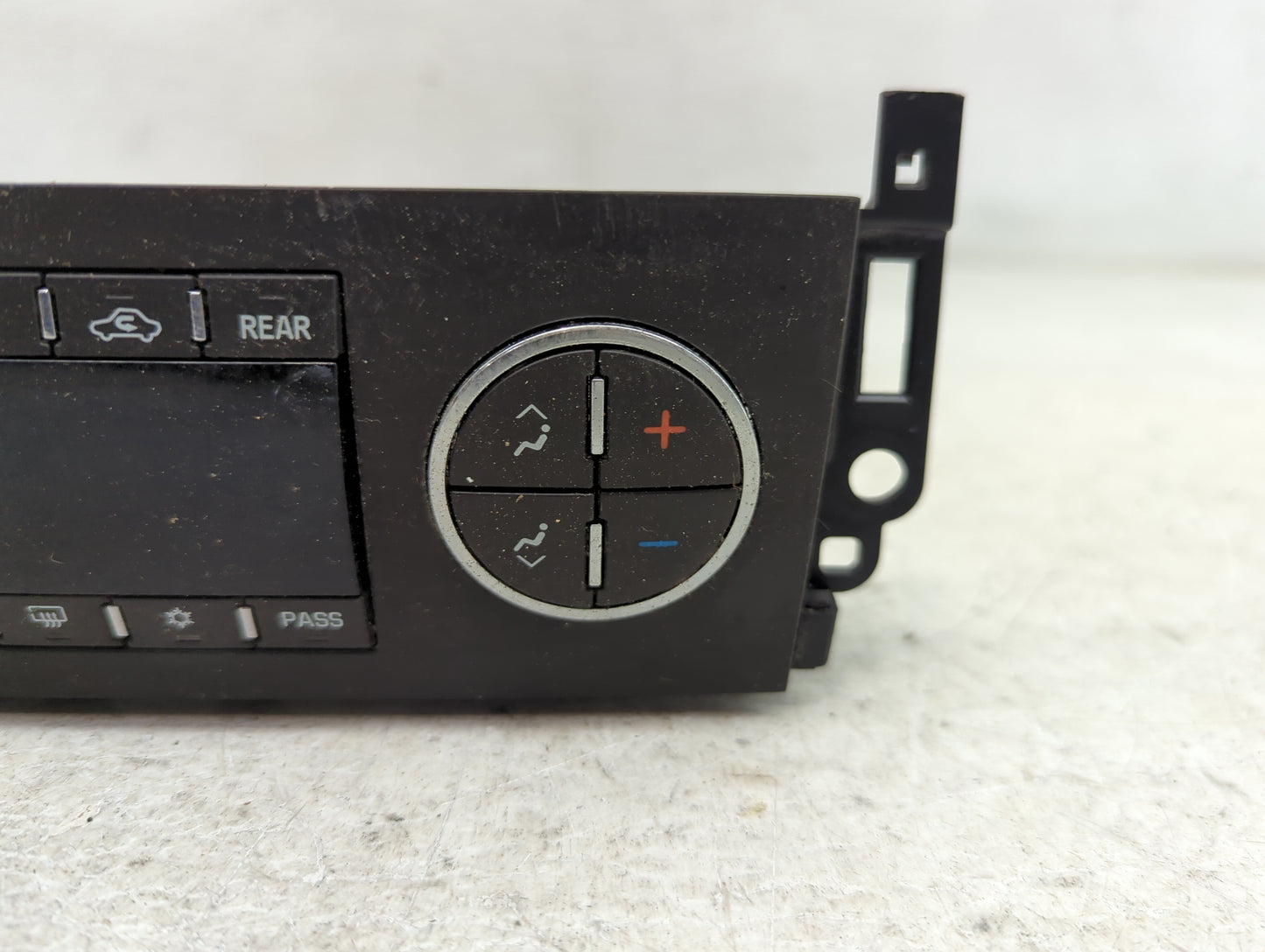2007-2011 Chevrolet Suburban 1500 Climate Control Module Temperature AC/Heater Replacement P/N:25936130 Fits OEM Used Auto P