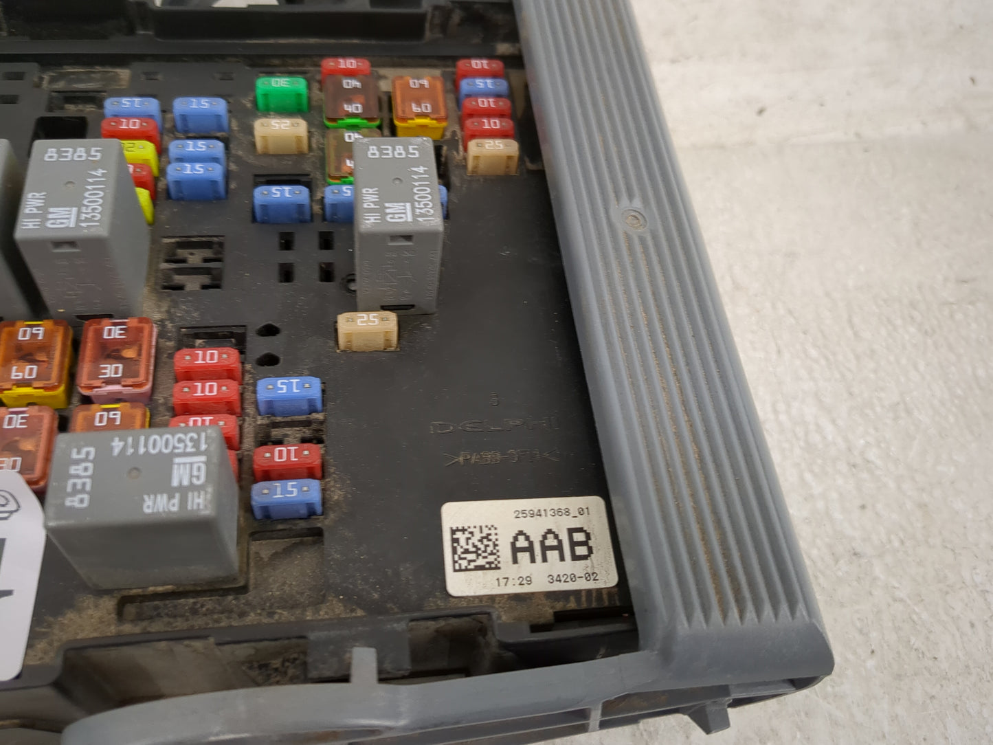 2010-2014 Chevrolet Suburban 1500 Fusebox Fuse Box Panel Relay Module P/N:25941368 13500114 Fits Fits 2010 2011 2012 2013 20