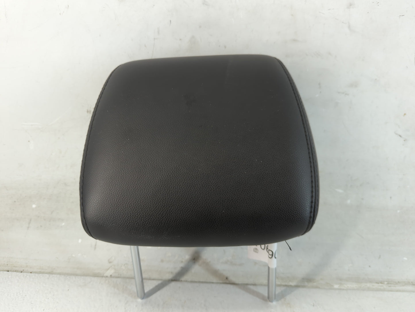 2010-2011 Chevrolet Tahoe Headrest Head Rest Rear Seat Fits Fits 2010 2011 OEM Used Auto Parts - Oemusedautoparts1.com