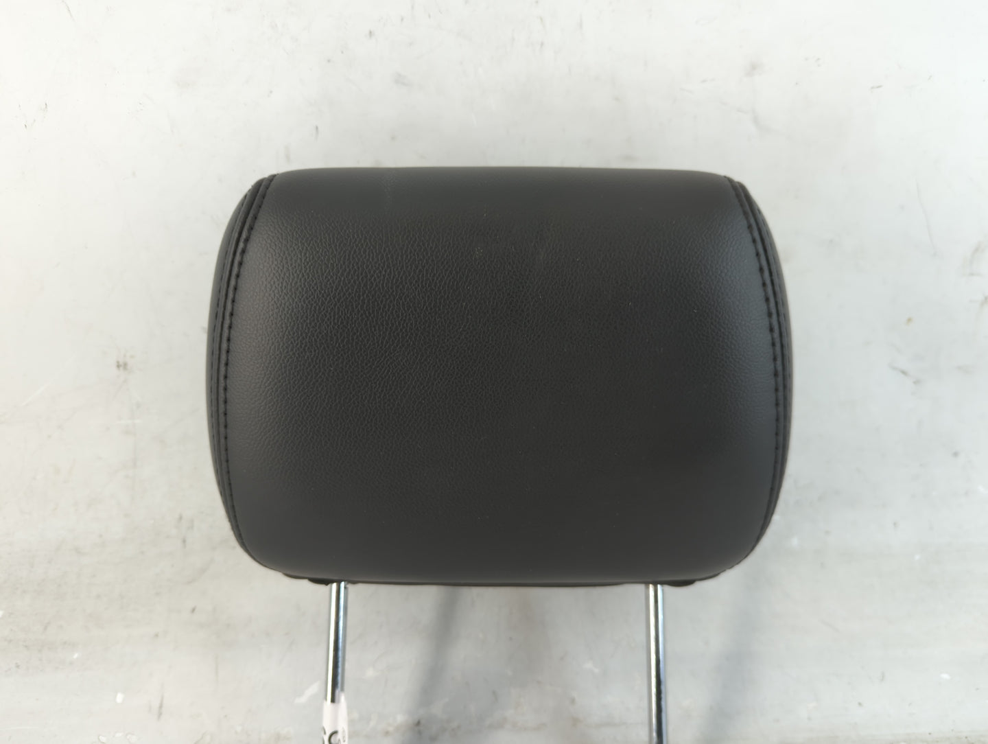2010-2011 Chevrolet Tahoe Headrest Head Rest Rear Seat Fits Fits 2010 2011 OEM Used Auto Parts - Oemusedautoparts1.com