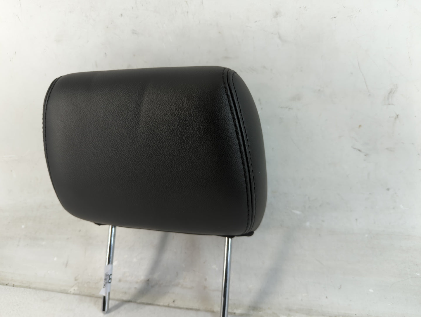2010-2011 Chevrolet Tahoe Headrest Head Rest Rear Seat Fits Fits 2010 2011 OEM Used Auto Parts - Oemusedautoparts1.com