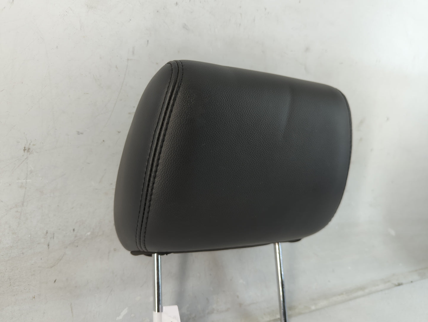 2010-2011 Chevrolet Tahoe Headrest Head Rest Rear Seat Fits Fits 2010 2011 OEM Used Auto Parts - Oemusedautoparts1.com