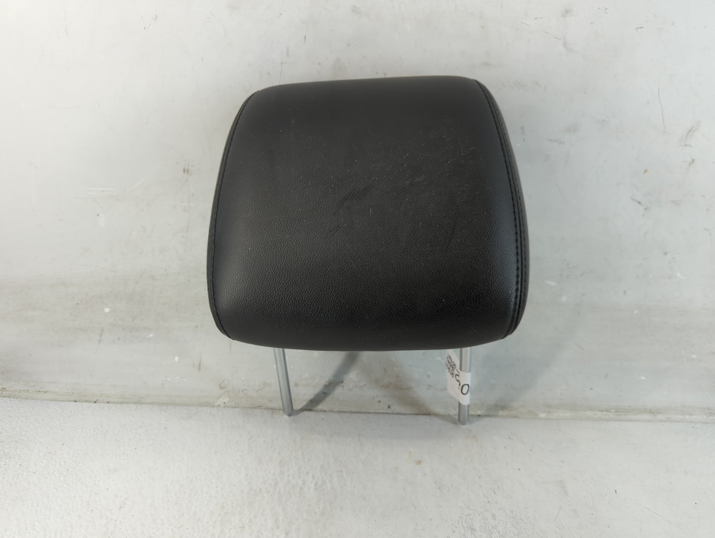 2010-2011 Chevrolet Tahoe Headrest Head Rest Rear Seat Fits Fits 2010 2011 OEM Used Auto Parts - Oemusedautoparts1.com