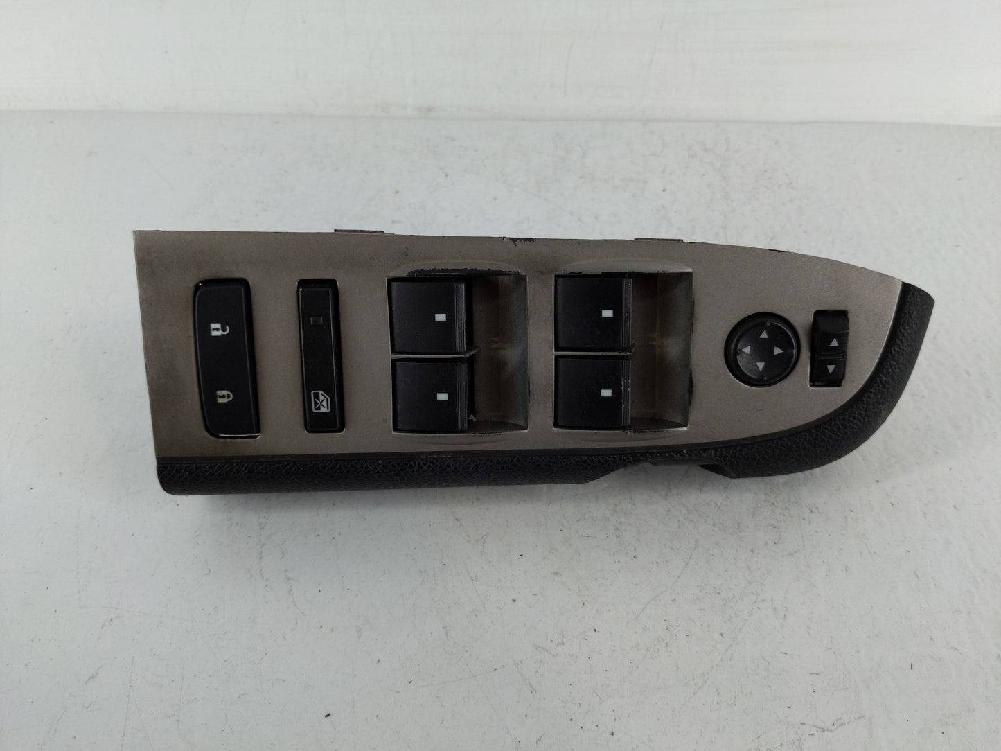 2011 Chevrolet Tahoe Master Power Window Switch Replacement Driver Side Left P/N:20945129 Fits OEM Used Auto Parts - Oemused