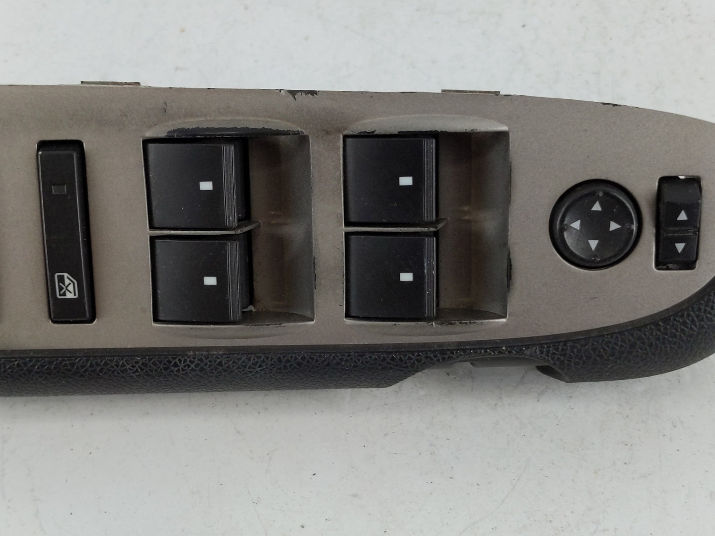 2011 Chevrolet Tahoe Master Power Window Switch Replacement Driver Side Left P/N:20945129 Fits OEM Used Auto Parts - Oemused