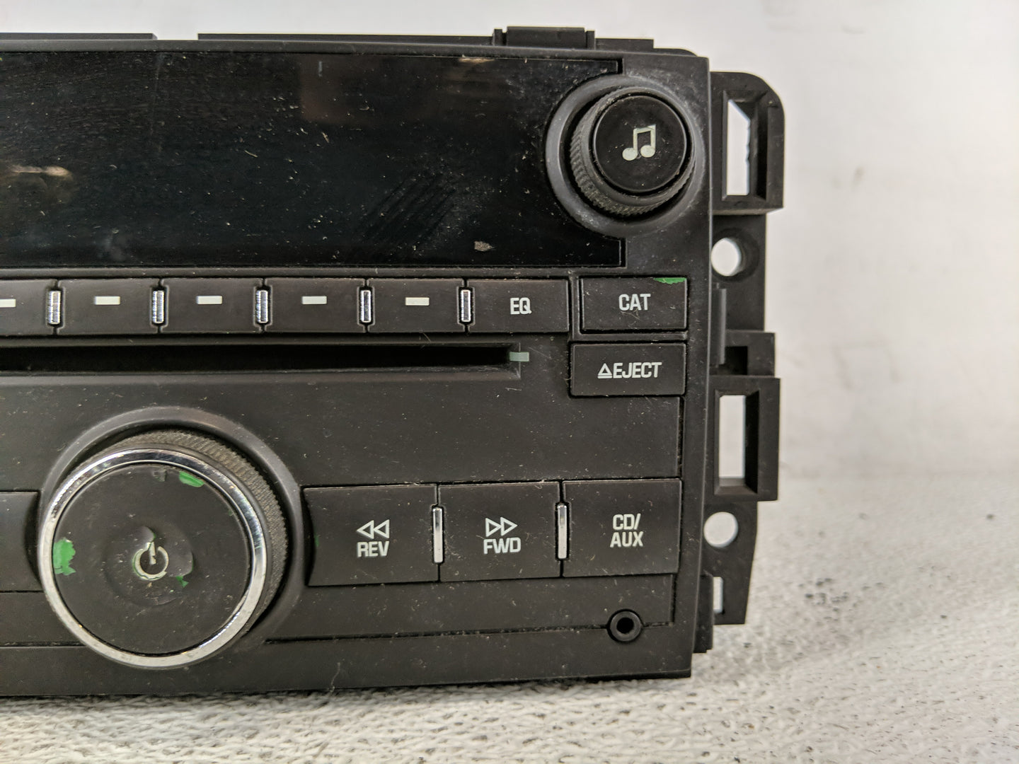 2010-2014 Chevrolet Tahoe Radio AM FM Cd Player Receiver Replacement P/N:20934593 Fits OEM Used Auto Parts - Oemusedautopart