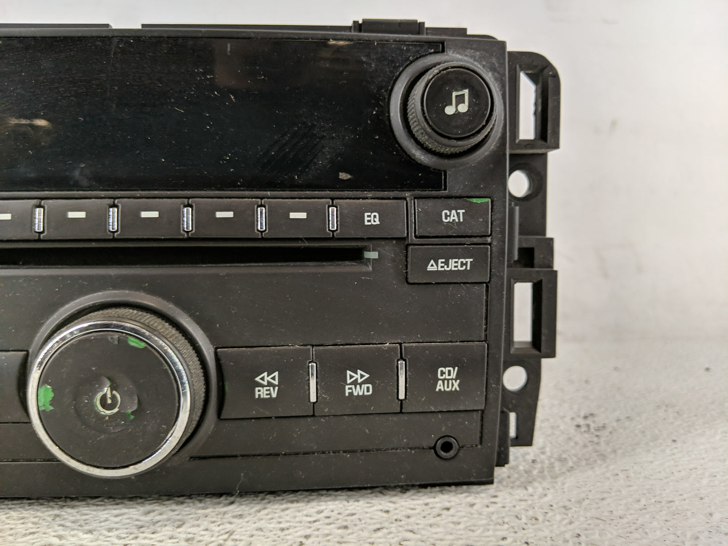 2010-2014 Chevrolet Tahoe Radio AM FM Cd Player Receiver Replacement P/N:20934593 Fits OEM Used Auto Parts - Oemusedautopart