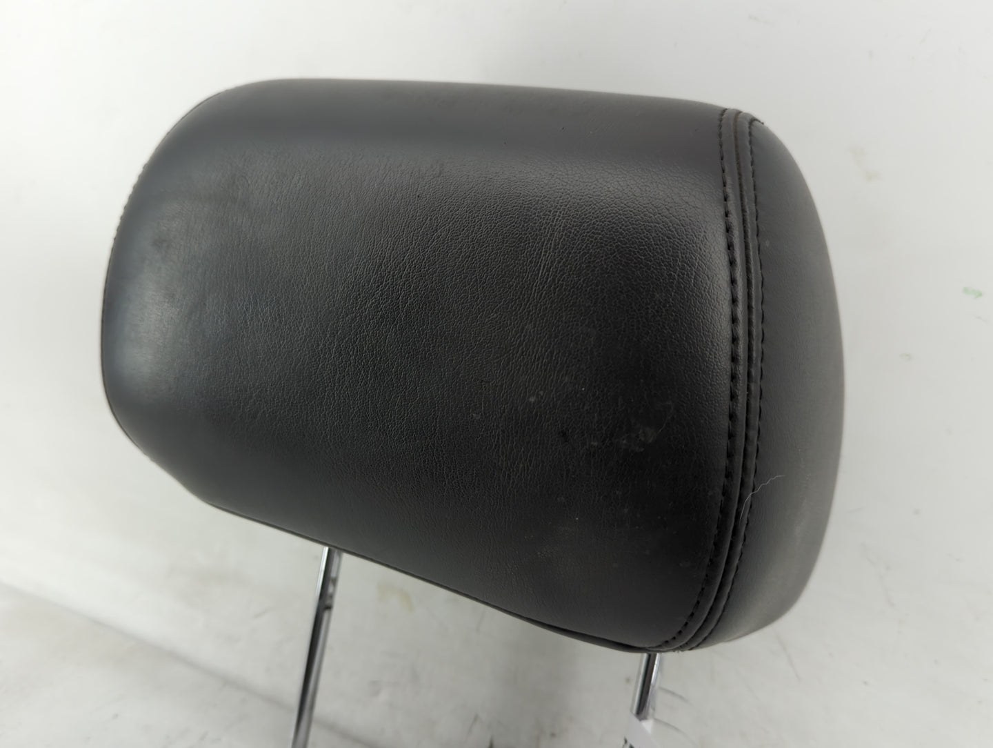 2010-2011 Chevrolet Tahoe Headrest Head Rest Front Driver Passenger Seat Fits Fits 2010 2011 OEM Used Auto Parts - Oemusedau