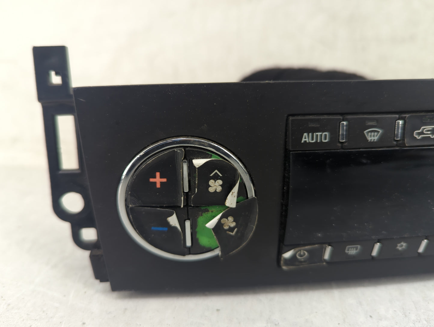 2007-2011 Chevrolet Tahoe Climate Control Module Temperature AC/Heater Replacement P/N:25936130 386130R011430245 Fits OEM Us