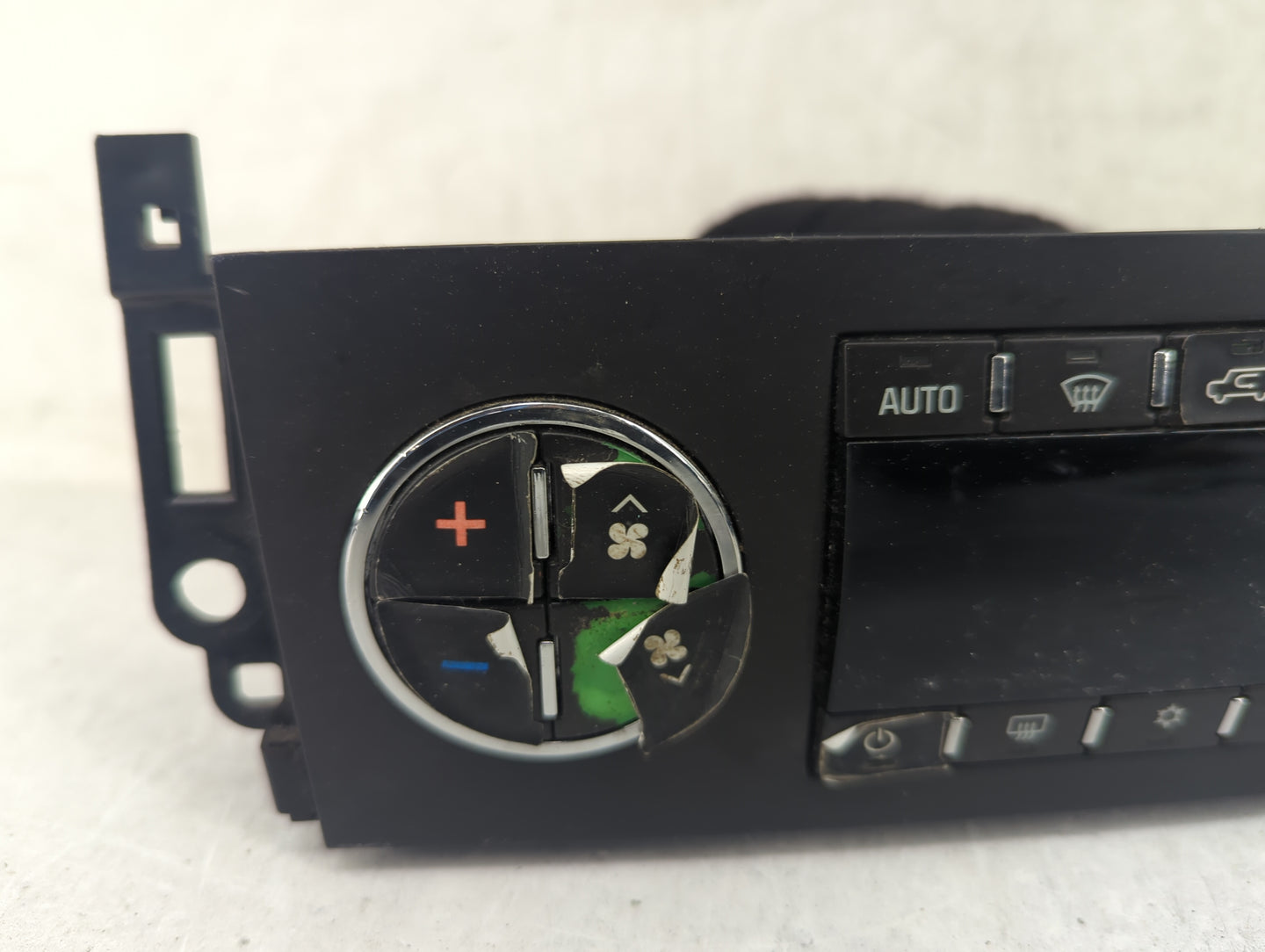 2007-2011 Chevrolet Tahoe Climate Control Module Temperature AC/Heater Replacement P/N:25936130 386130R011430245 Fits OEM Us