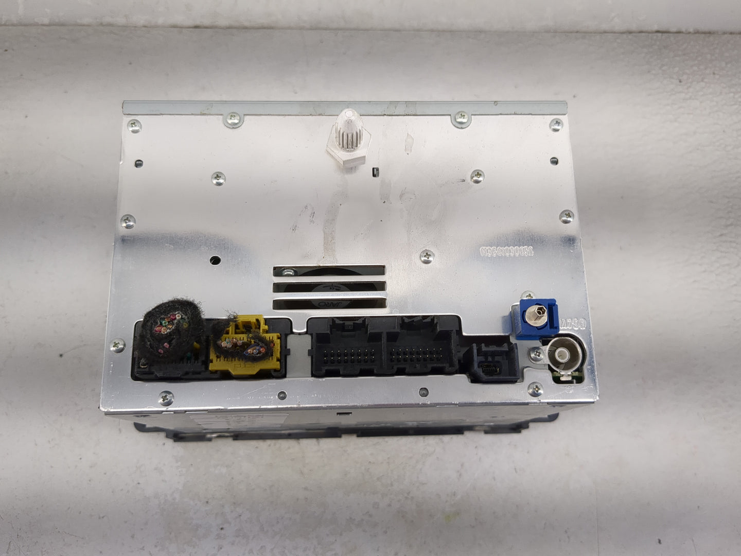 2011 Chevrolet Tahoe Radio AM FM Cd Player Receiver Replacement P/N:22776895 DW468100-6840 Fits OEM Used Auto Parts - Oemuse
