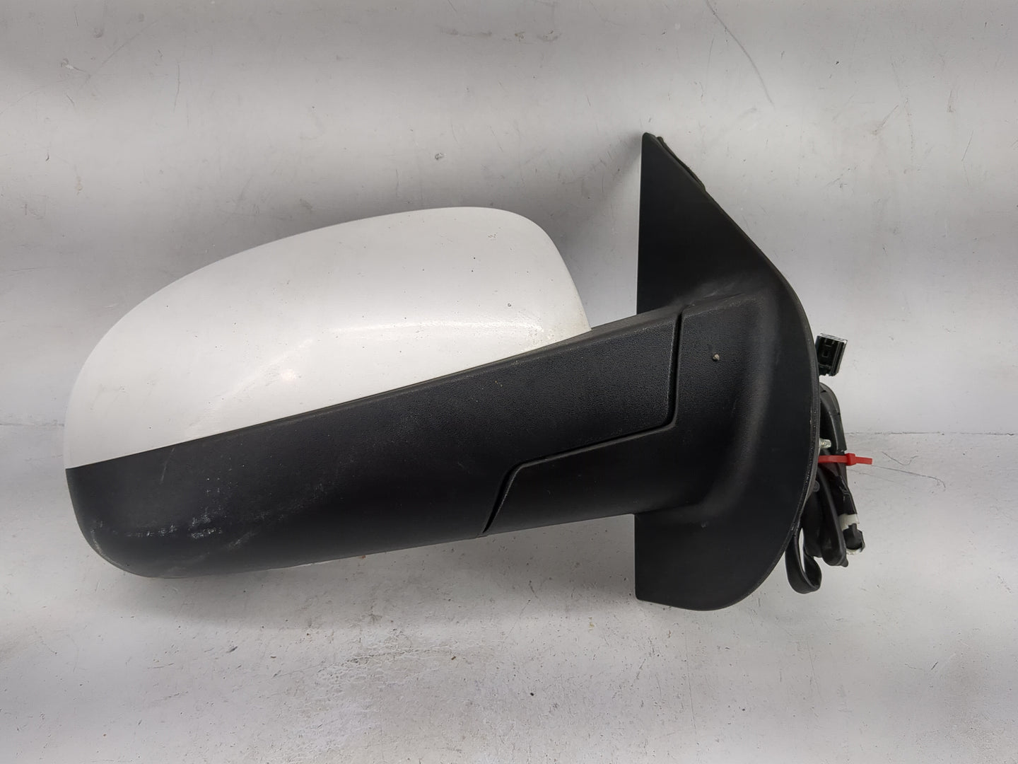 2007-2014 Chevrolet Tahoe Passenger Side View Mirror - Right Door Mirror OEM Used - Oemusedautoparts1.com