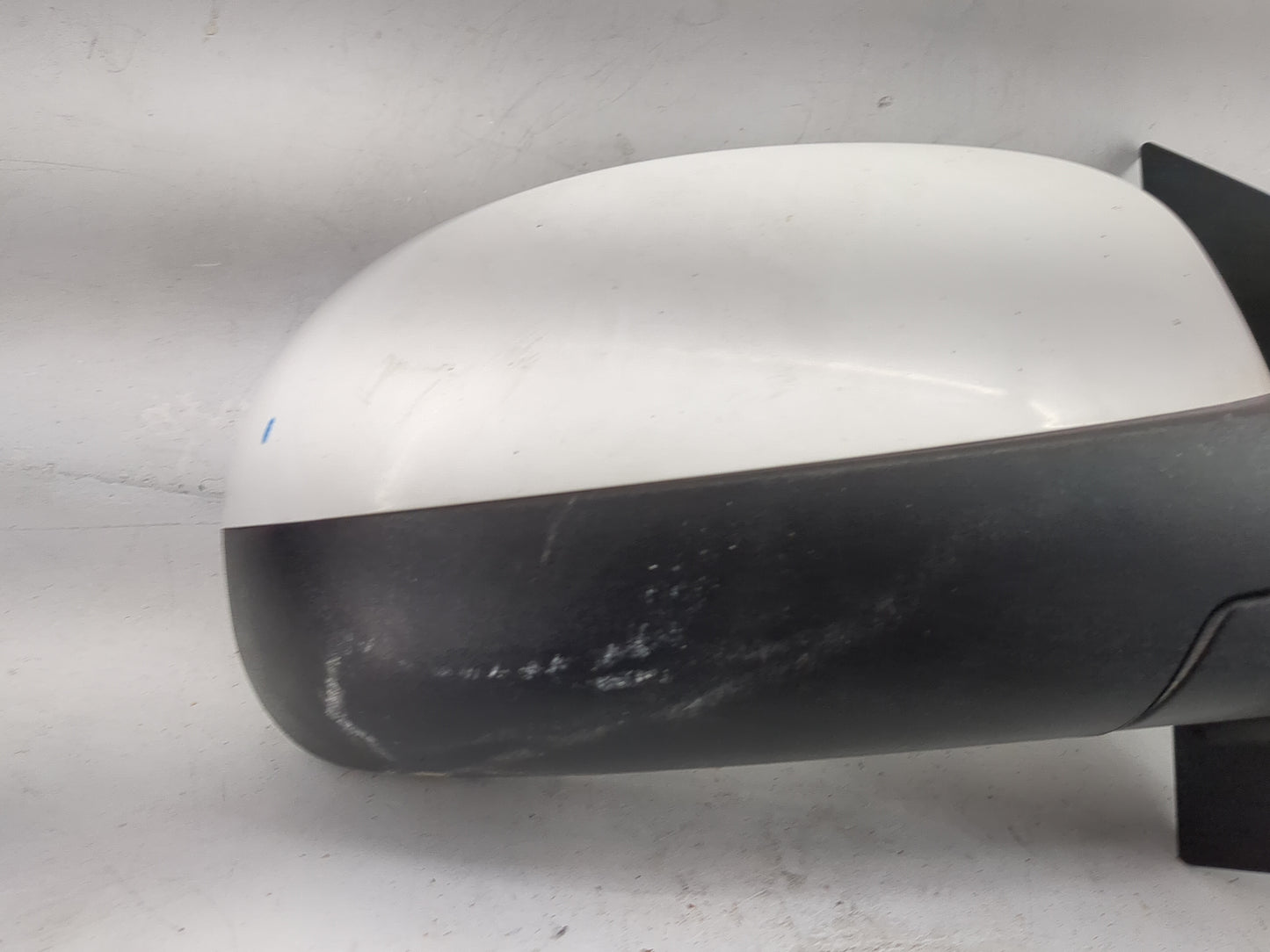2007-2014 Chevrolet Tahoe Passenger Side View Mirror - Right Door Mirror OEM Used - Oemusedautoparts1.com