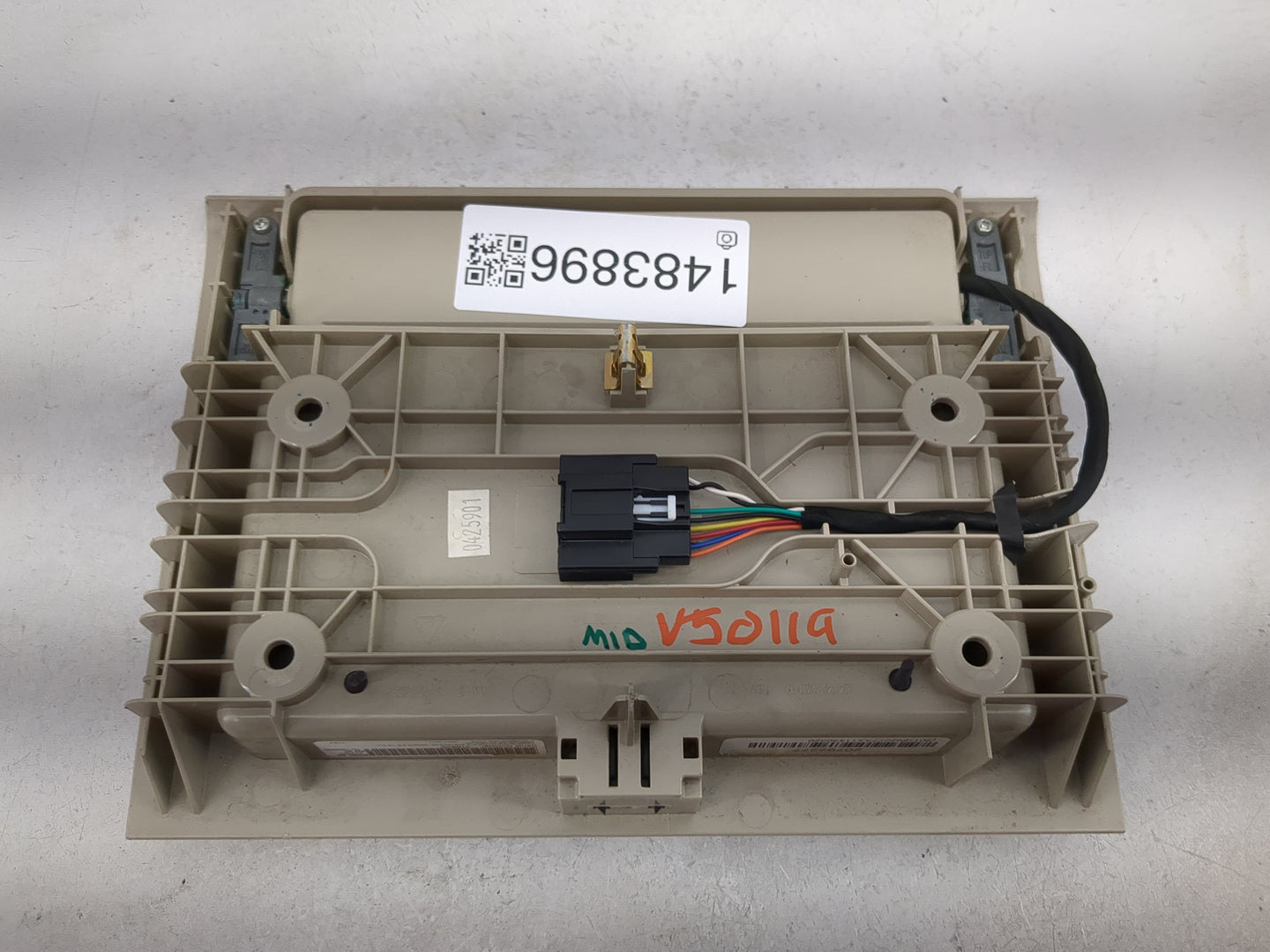 2007-2014 Chevrolet Tahoe Information Display Screen Tan - Oemusedautoparts1.com