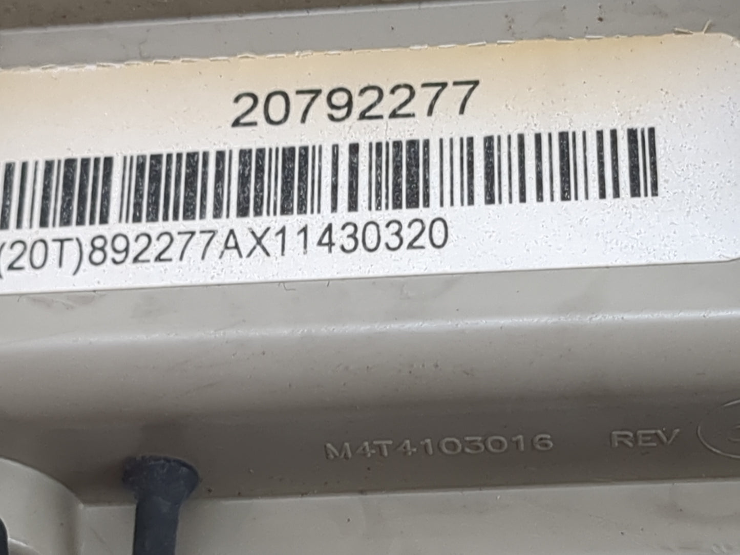 2007-2014 Chevrolet Tahoe Information Display Screen Tan - Oemusedautoparts1.com