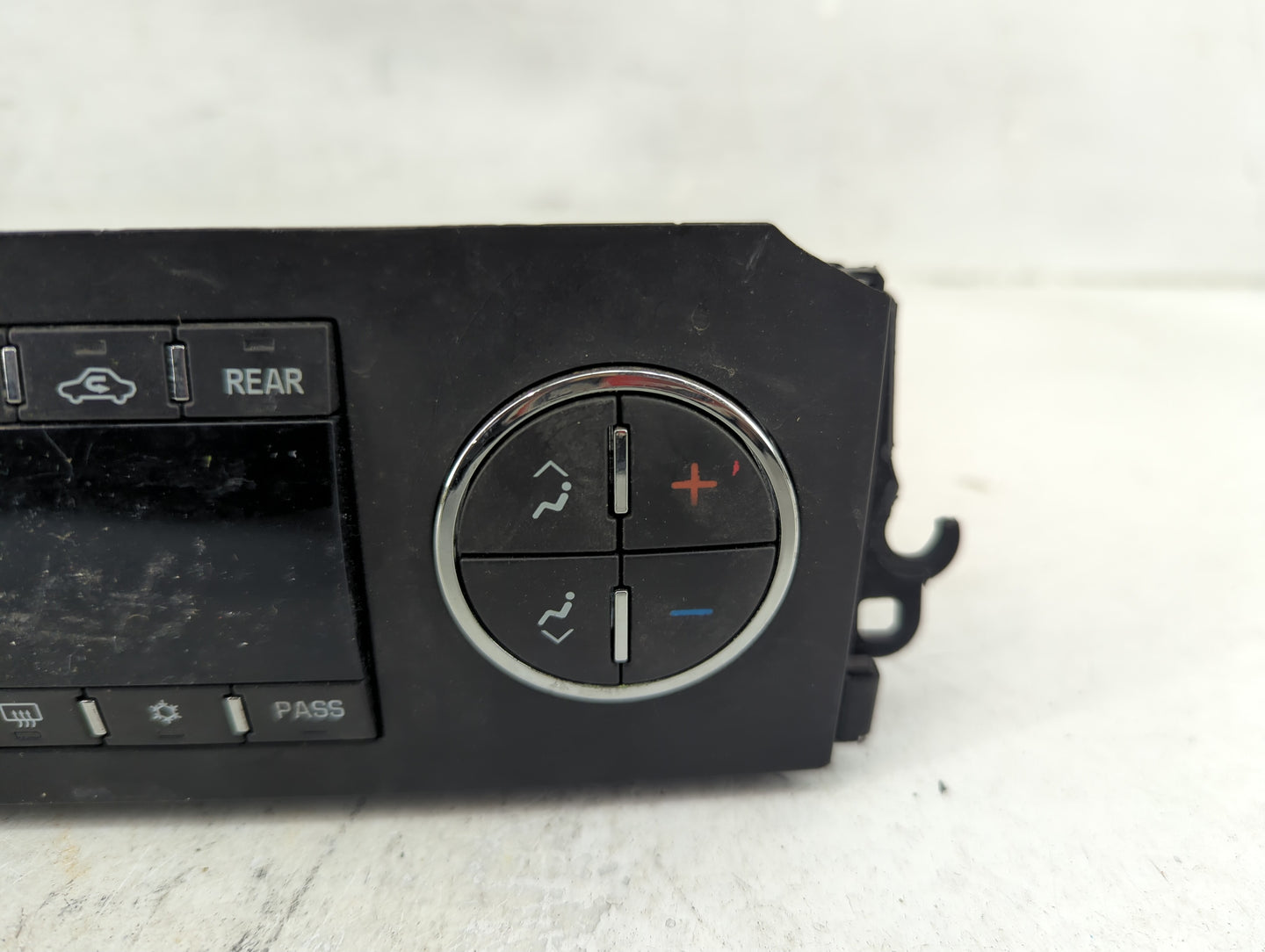 2007-2011 Chevrolet Tahoe Climate Control Module Temperature AC/Heater Replacement P/N:25936130 Fits Fits 2007 2008 2009 201