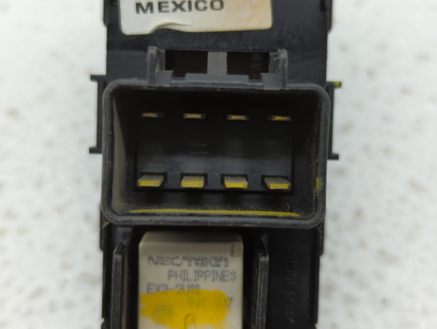 2007-2014 Chevrolet Tahoe Passenger Right Power Window Switch - Oemusedautoparts1.com