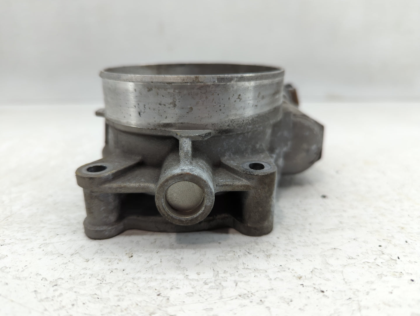 2009-2014 Chevrolet Tahoe Throttle Body P/N:RM327 3C9993 Fits Fits 2009 2010 2011 2012 2013 2014 2015 OEM Used Auto Parts - 