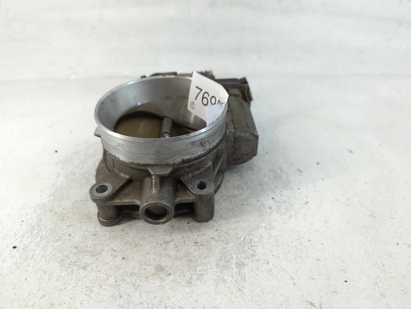 2009-2014 Chevrolet Tahoe Throttle Body P/N:RME87-3C9992 Fits Fits 2009 2010 2011 2012 2013 2014 2015 OEM Used Auto Parts - 