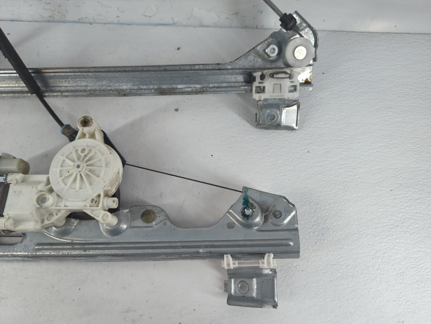 2007-2014 Chevrolet Tahoe Driver Left Front Window Regulator 819549 - Oemusedautoparts1.com