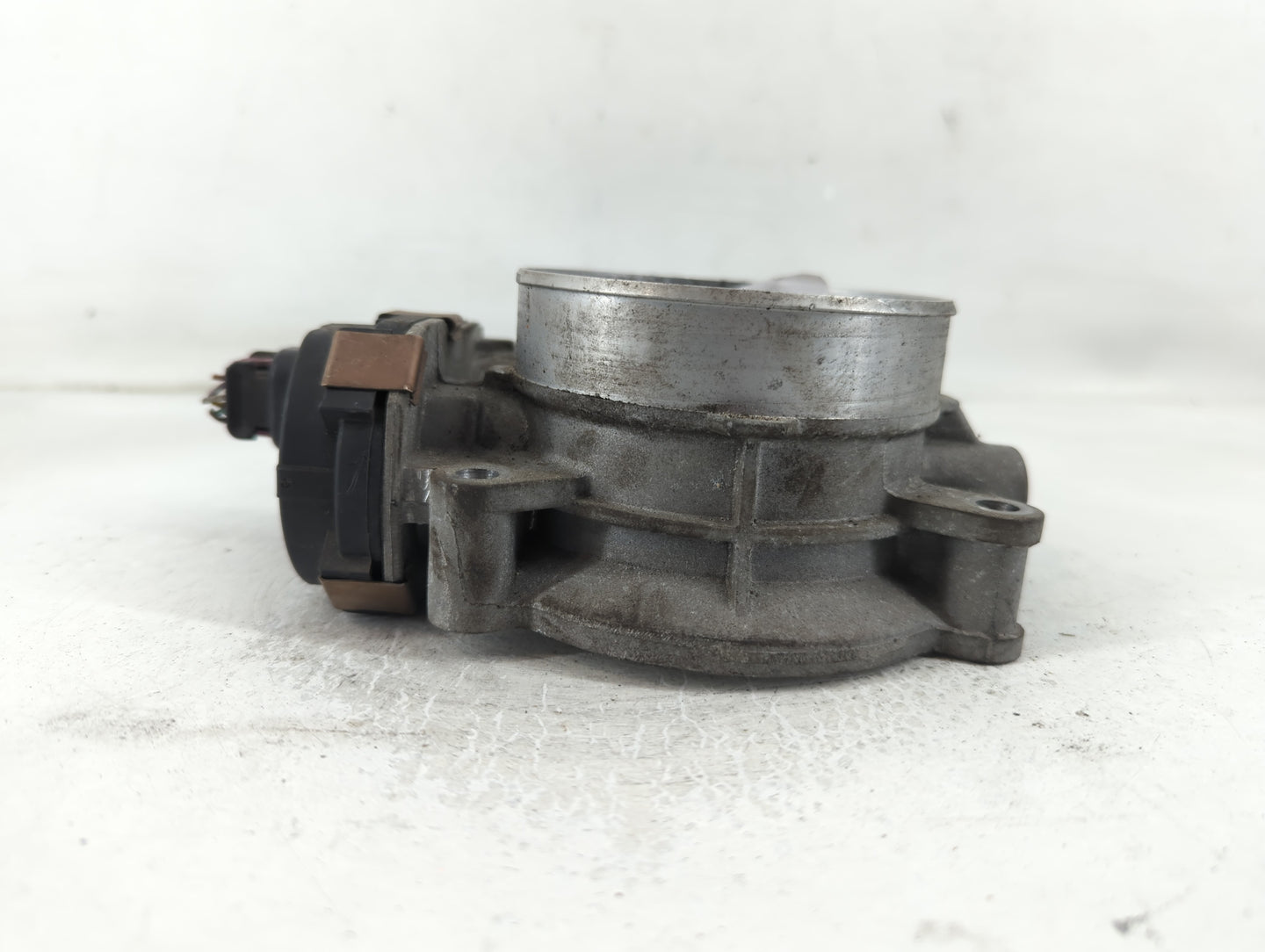 2009-2014 Chevrolet Tahoe Throttle Body P/N:3099922 RME67 Fits Fits 2009 2010 2011 2012 2013 2014 2015 OEM Used Auto Parts -