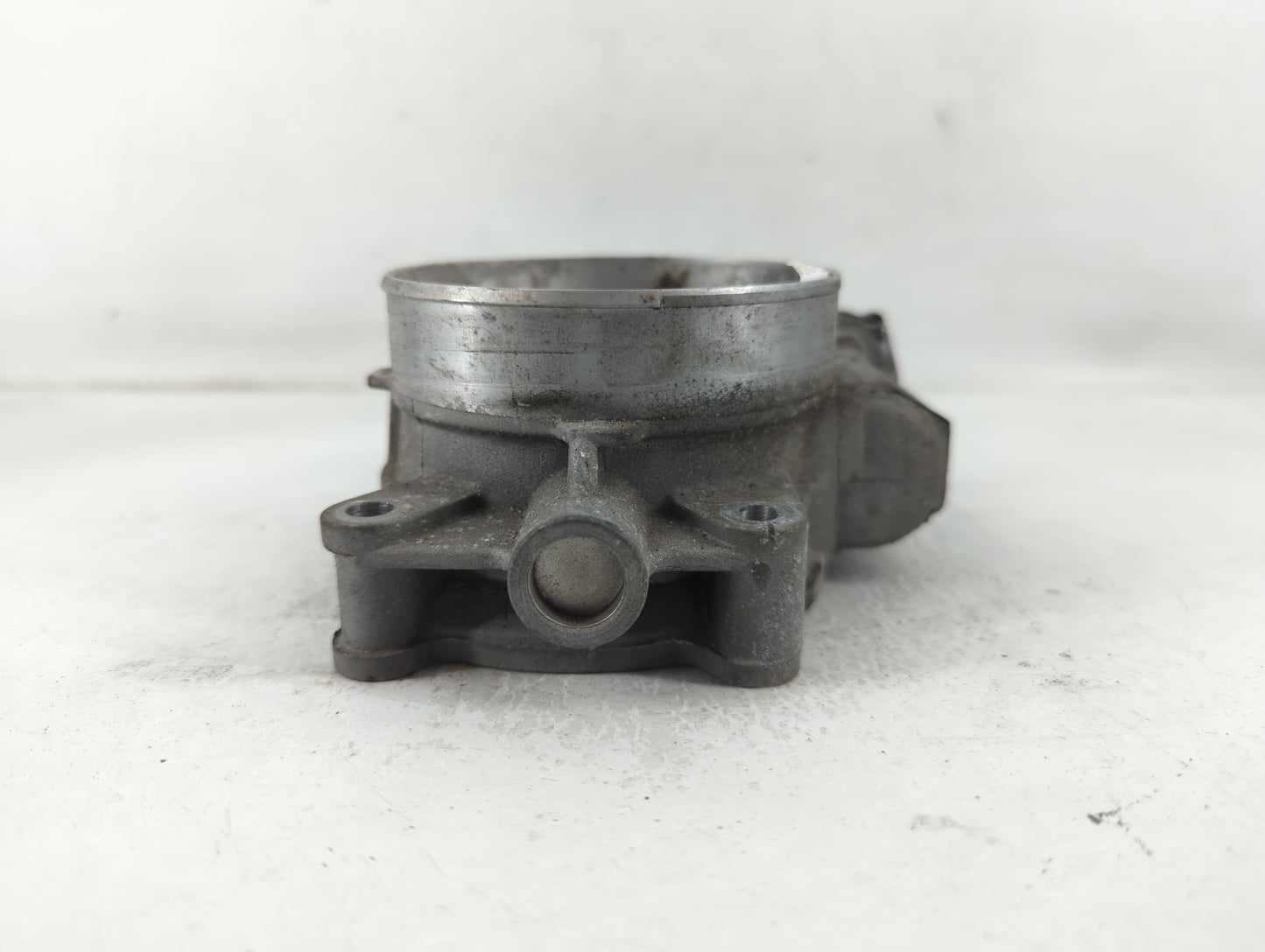 2009-2014 Chevrolet Tahoe Throttle Body P/N:3099922 RME67 Fits Fits 2009 2010 2011 2012 2013 2014 2015 OEM Used Auto Parts -
