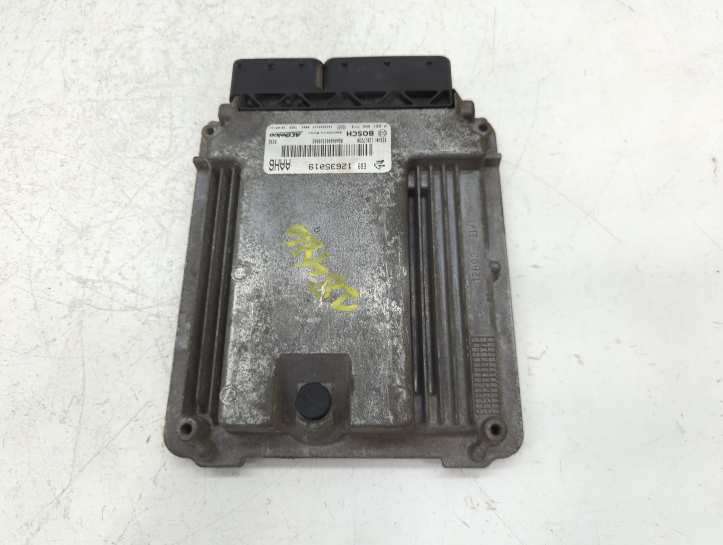2011 Chevrolet Traverse PCM Engine Control Computer ECU ECM PCU OEM P/N:E69 12635019 Fits Fits 2010 OEM Used Auto Parts - Oe