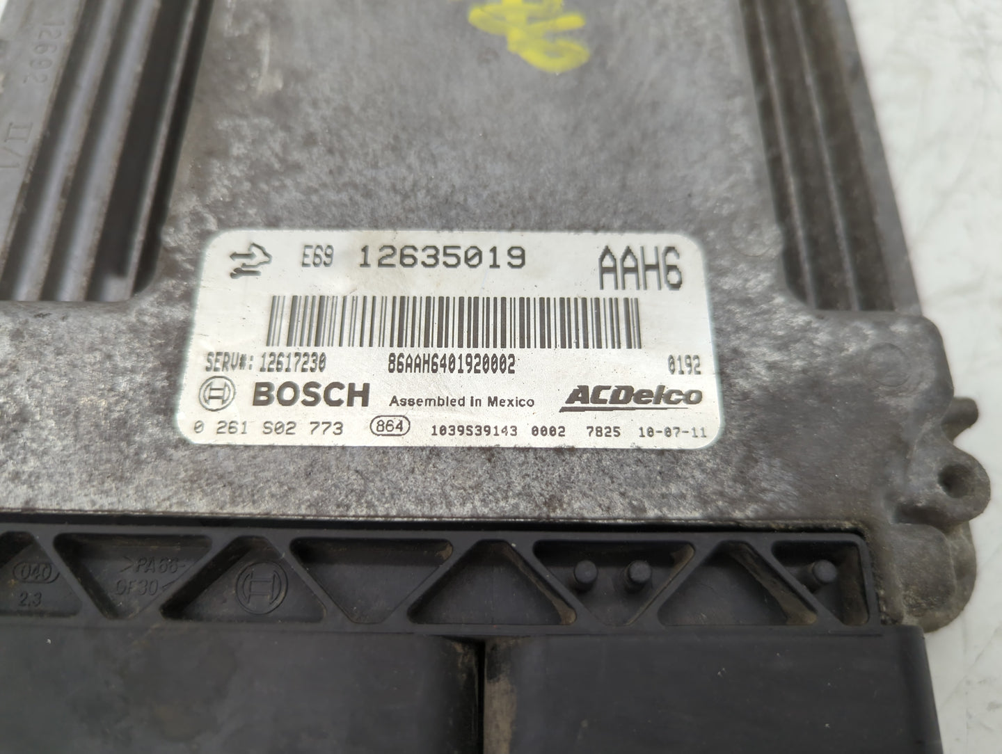 2011 Chevrolet Traverse PCM Engine Control Computer ECU ECM PCU OEM P/N:E69 12635019 Fits Fits 2010 OEM Used Auto Parts - Oe
