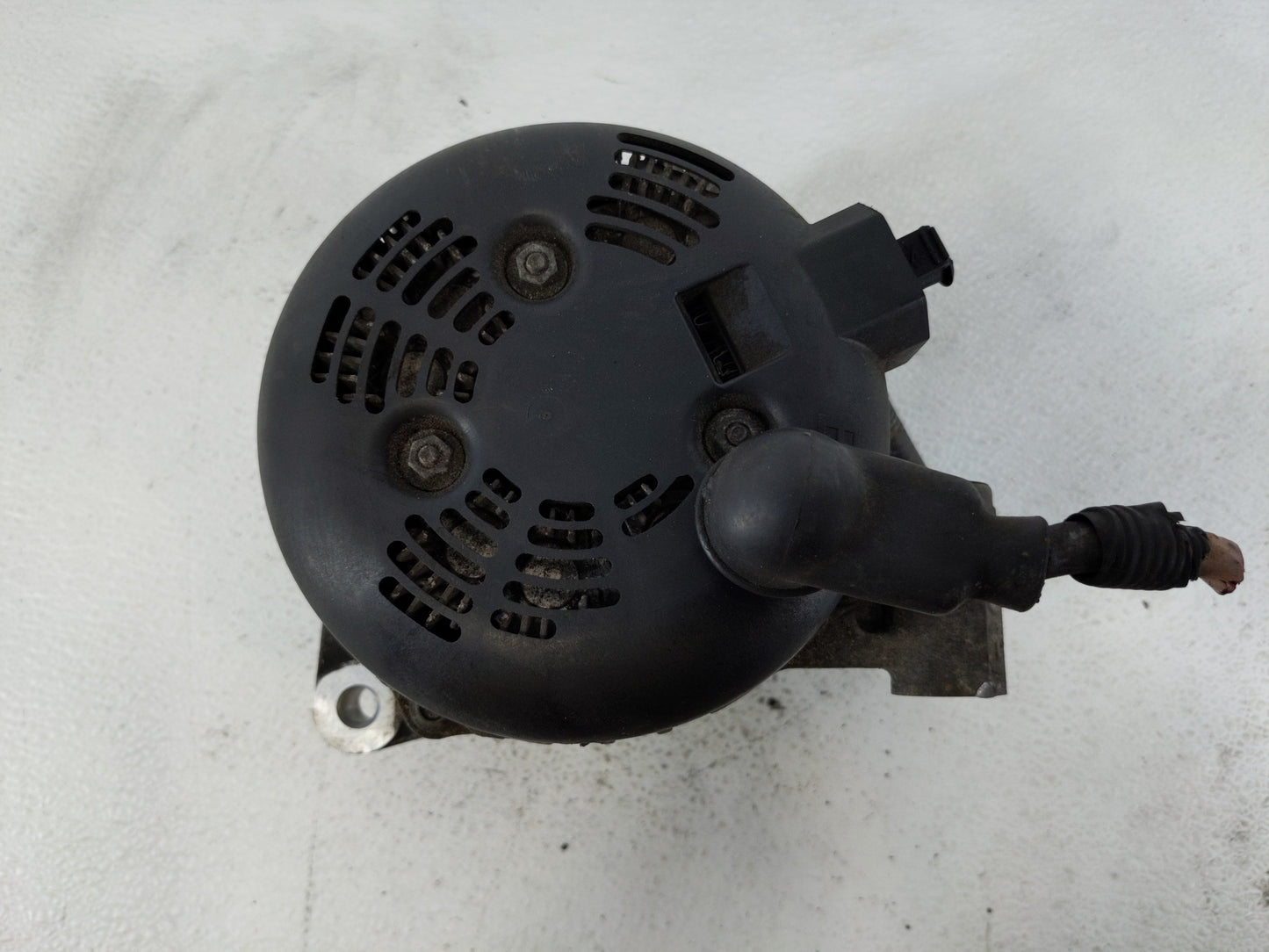 2013 Chevrolet Traverse Alternator Replacement Generator Charging Assembly Engine OEM P/N:20838975 Fits OEM Used Auto Parts 