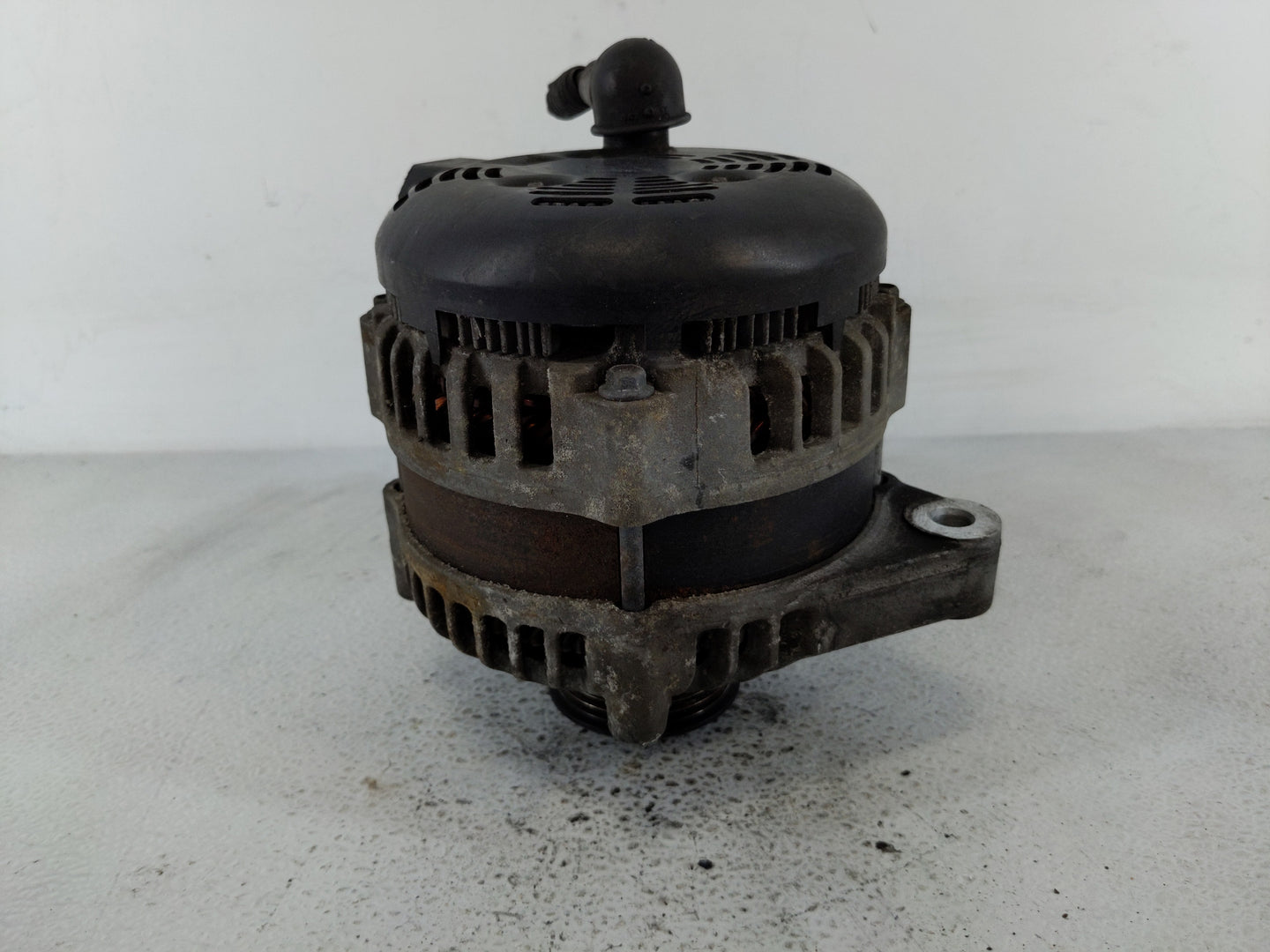 2013 Chevrolet Traverse Alternator Replacement Generator Charging Assembly Engine OEM P/N:20838975 Fits OEM Used Auto Parts 