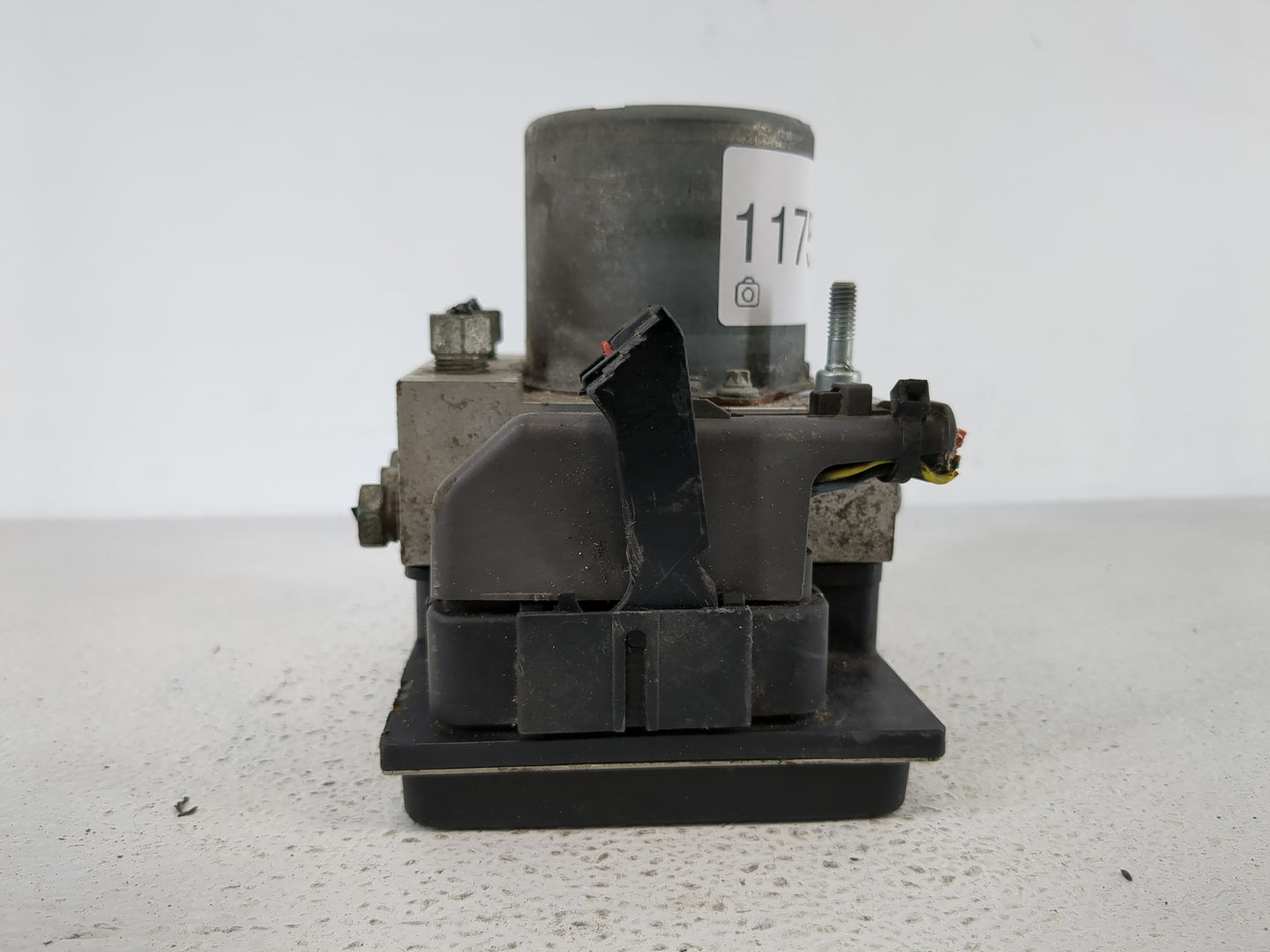 2011 Chevrolet Traverse ABS Pump Control Module Replacement P/N:25840315 Fits OEM Used Auto Parts - Oemusedautoparts1.com
