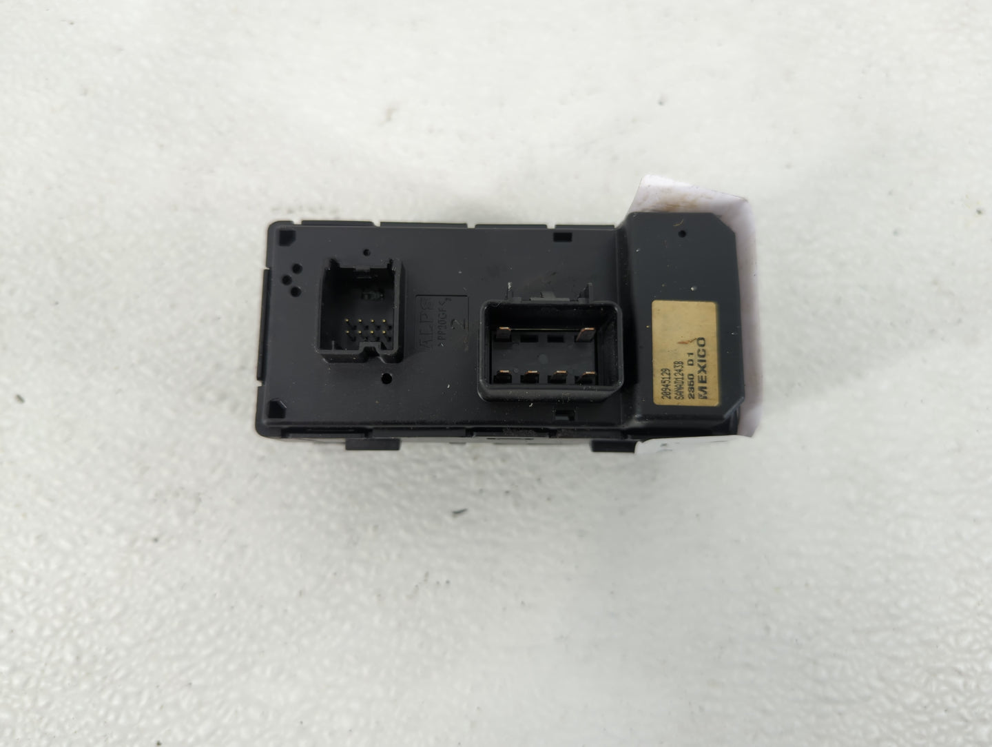 2011 Chevrolet Traverse Master Power Window Switch Replacement Driver Side Left P/N:20945129 Fits OEM Used Auto Parts - Oemu